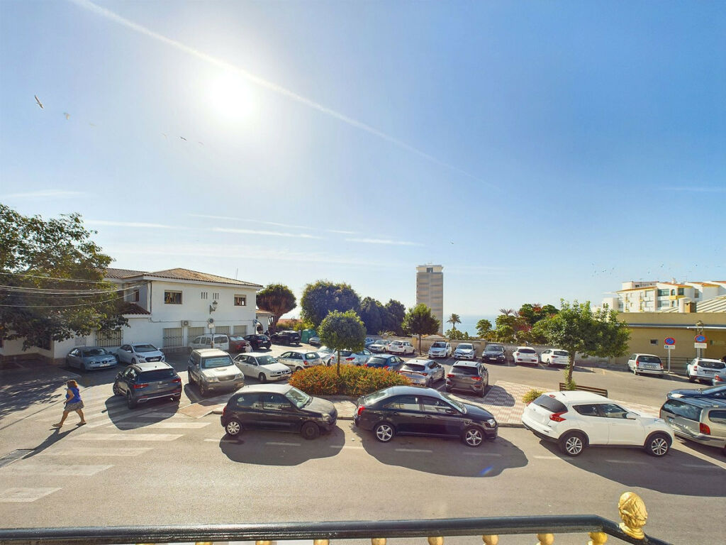 Townhouse Estepona Málaga - image 2