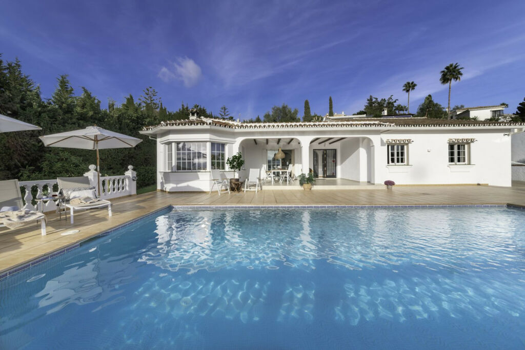 Detached Villa Sierrezuela Málaga