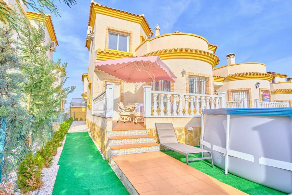 Detached Villa Los Montesinos Alicante
