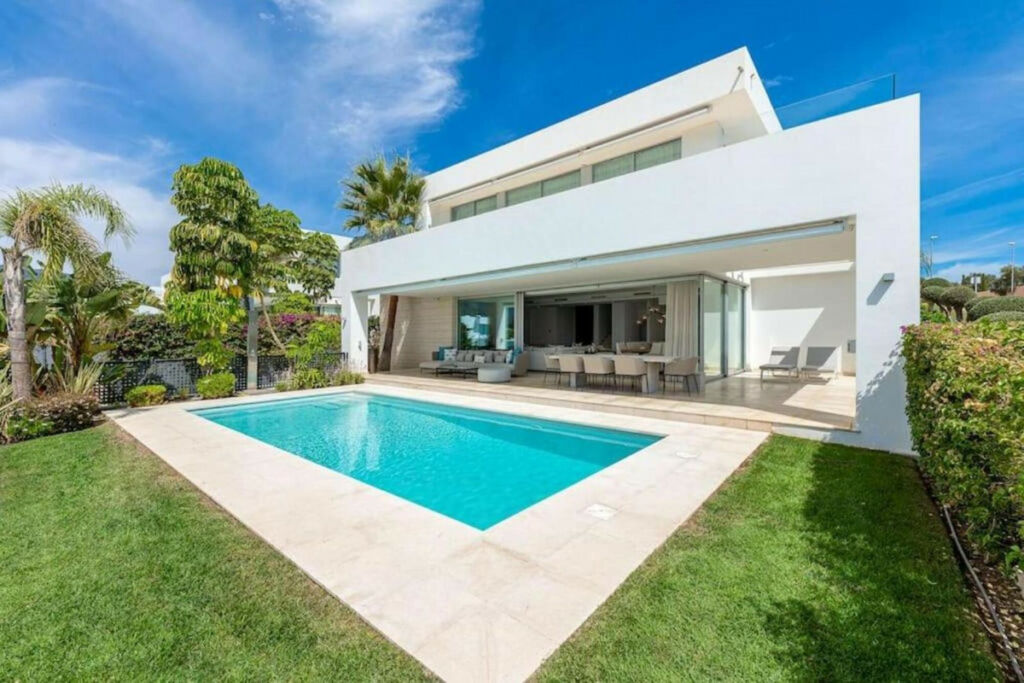 Detached Villa Río Real Málaga