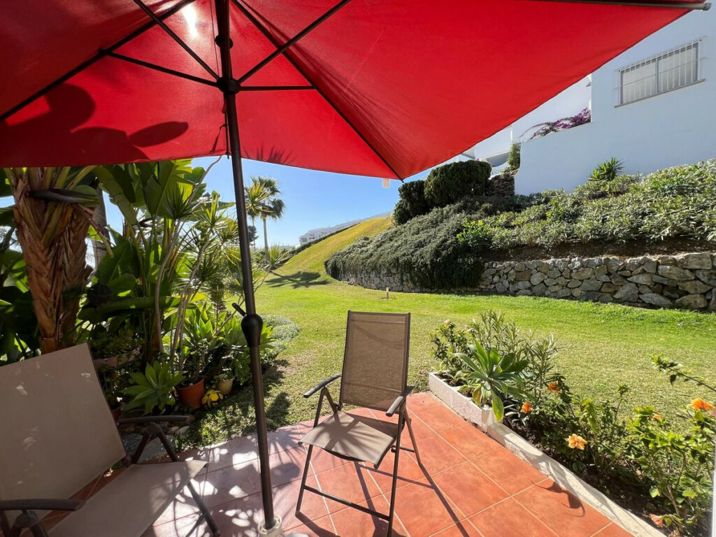 Ground Floor Apartment Aloha Málaga - image 3