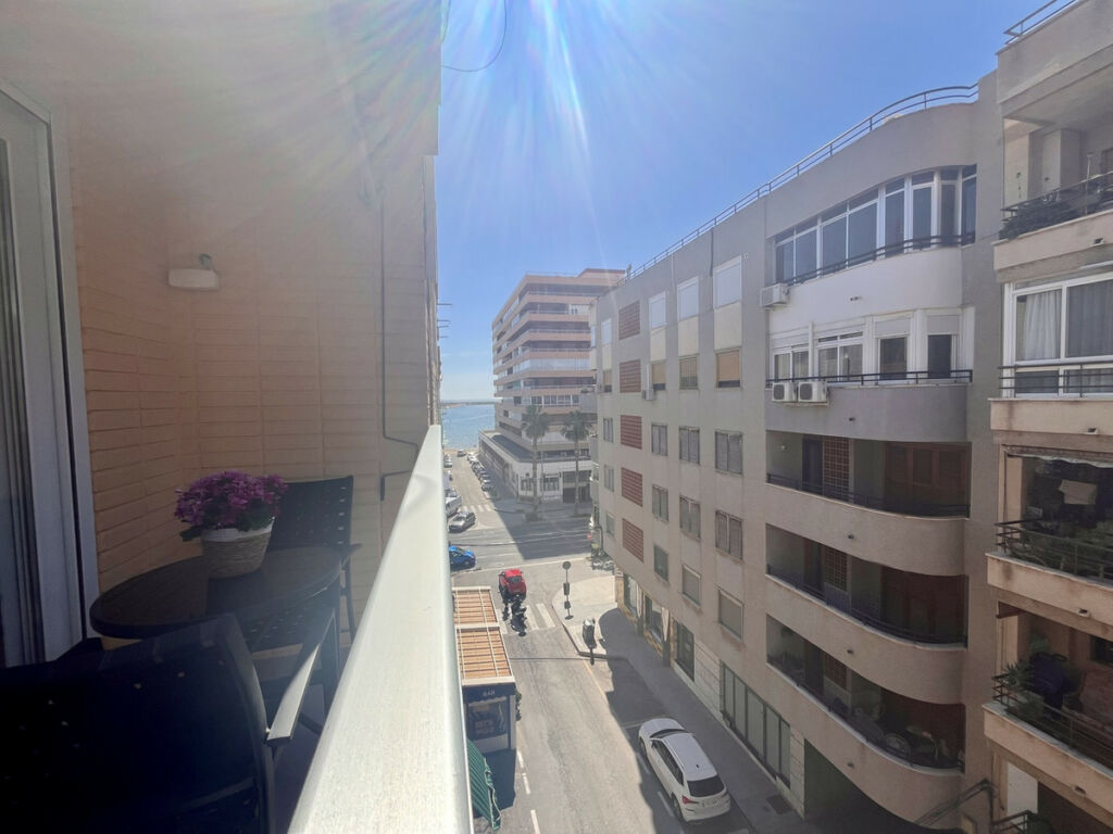 Middle Floor Apartment Torrevieja Alicante