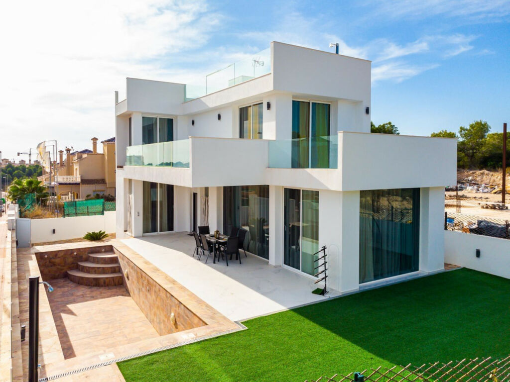 Detached Villa Villamartin Alicante