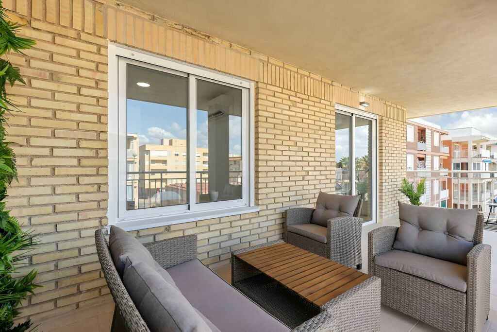 Middle Floor Apartment Torrevieja Alicante