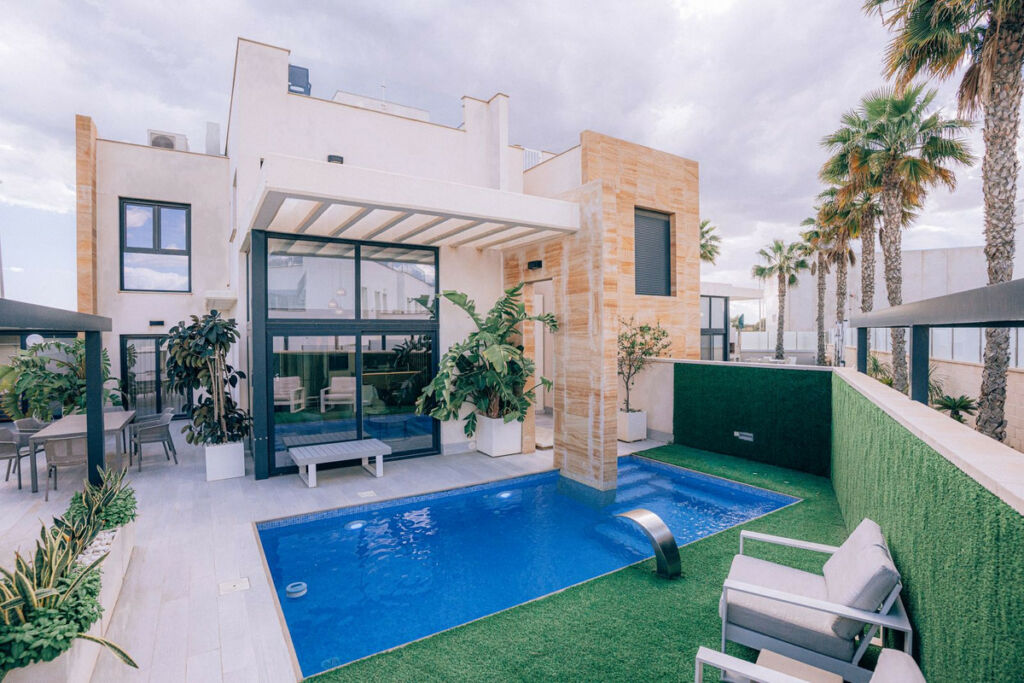 Detached Villa Lomas de Cabo Roig Alicante