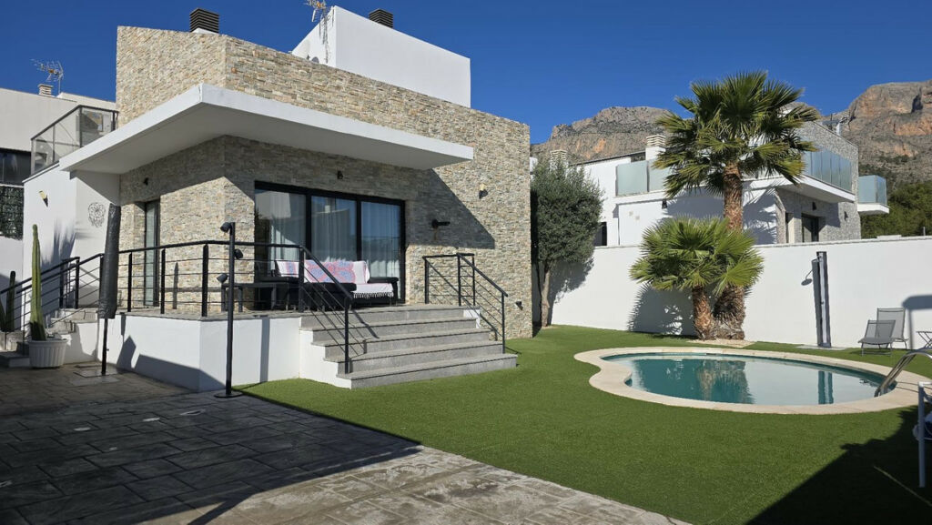 Detached Villa Polop Alicante