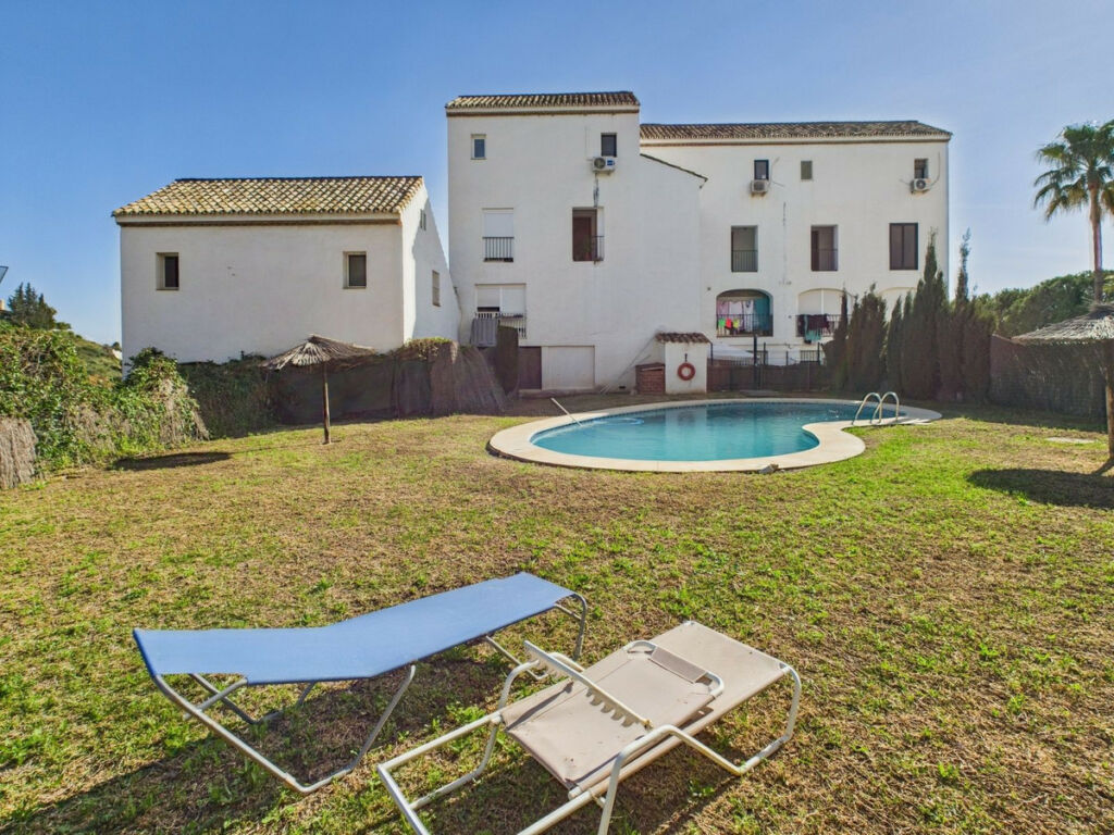 Middle Floor Apartment Estepona Málaga