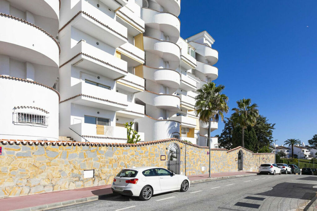 Middle Floor Apartment Nueva Andalucía Málaga