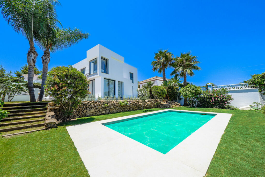 Detached Villa Nueva Andalucía Málaga