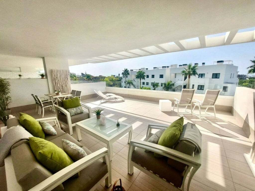 Middle Floor Apartment Estepona Málaga