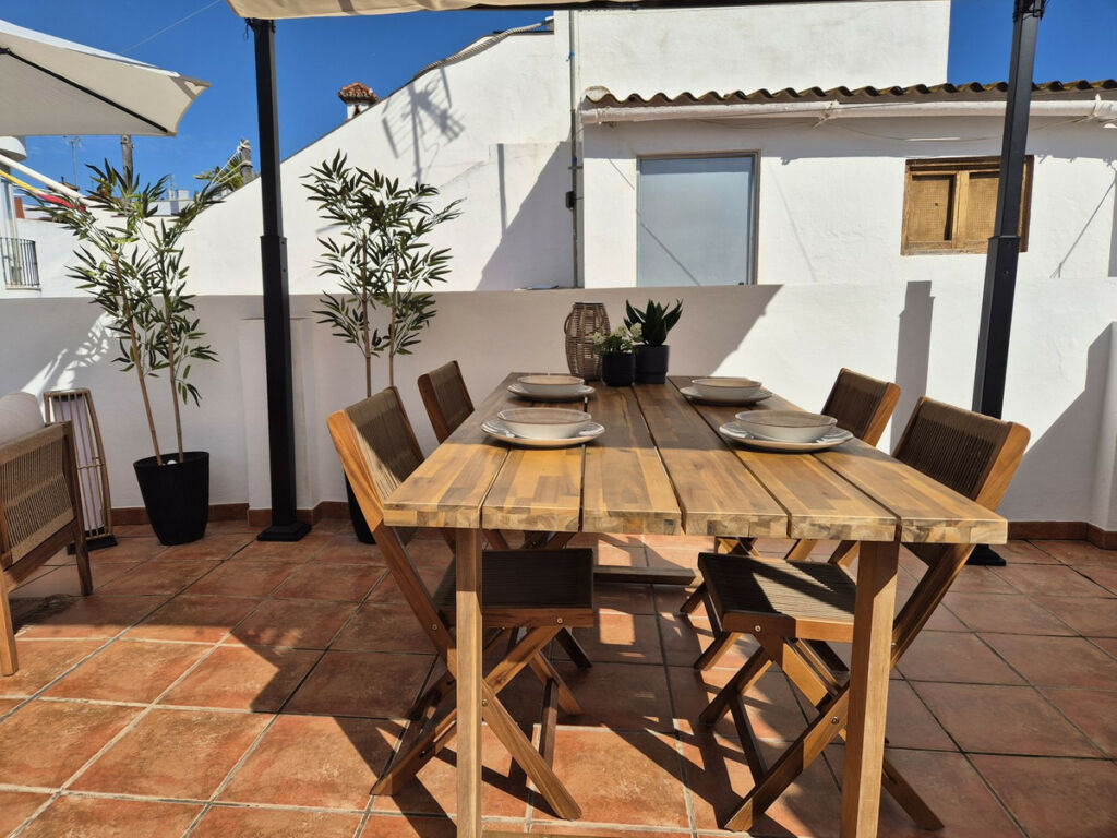 Middle Floor Apartment Estepona Málaga - image 2