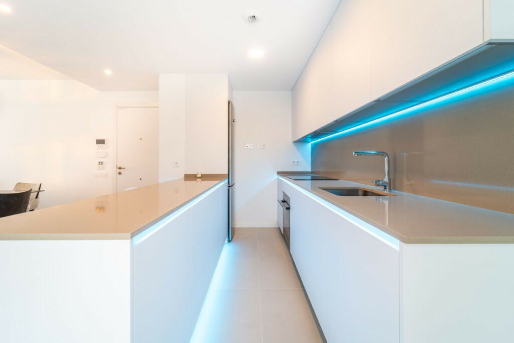 Middle Floor Apartment Fuengirola Málaga - image 10