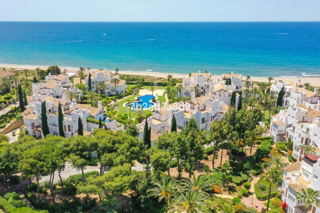 Middle Floor Apartment Los Monteros Málaga - image 10