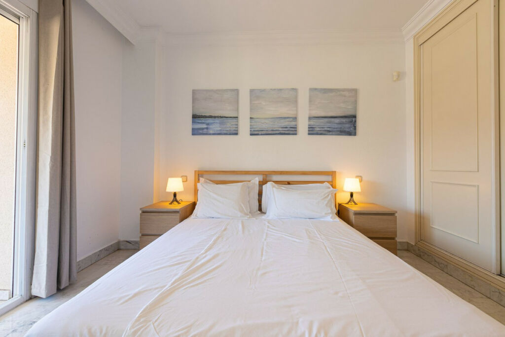 Middle Floor Apartment Puerto Banús Málaga - image 10