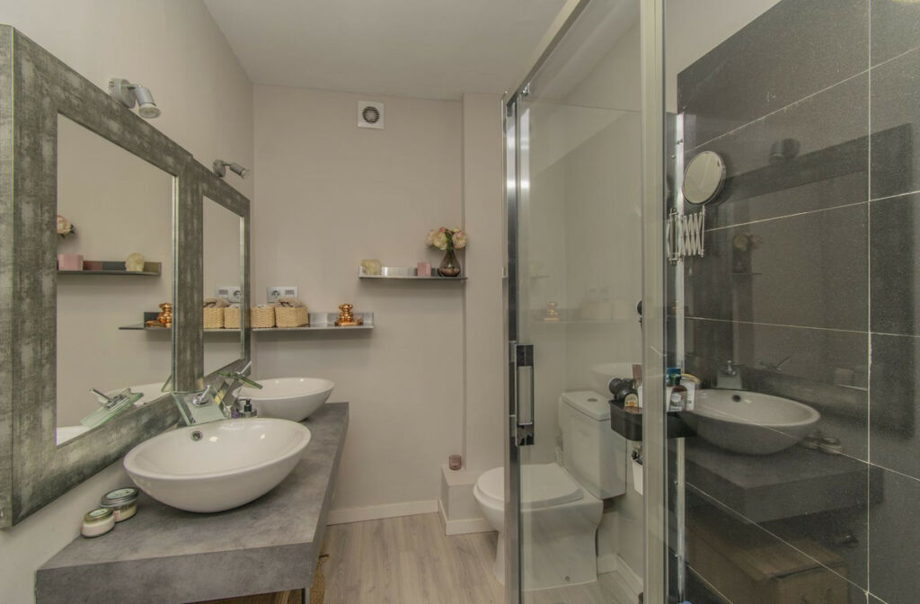 Middle Floor Apartment Marbella Málaga - image 10