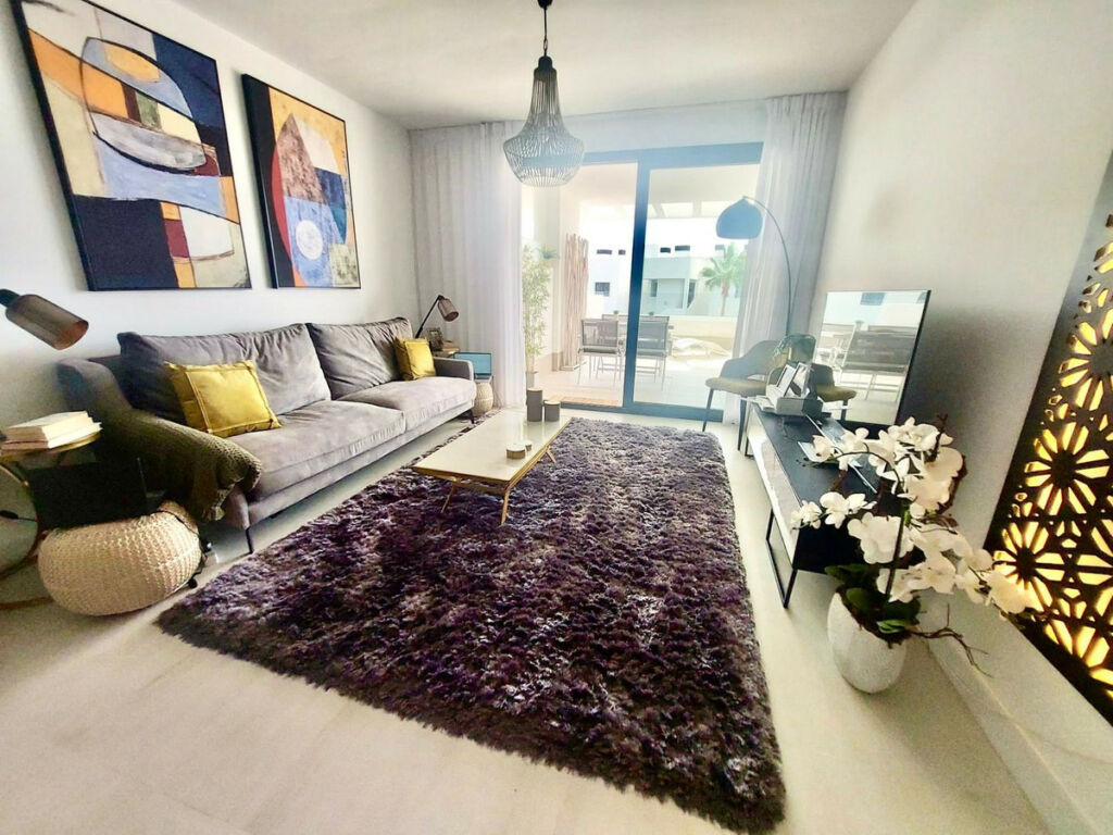 Middle Floor Apartment Estepona Málaga - image 10