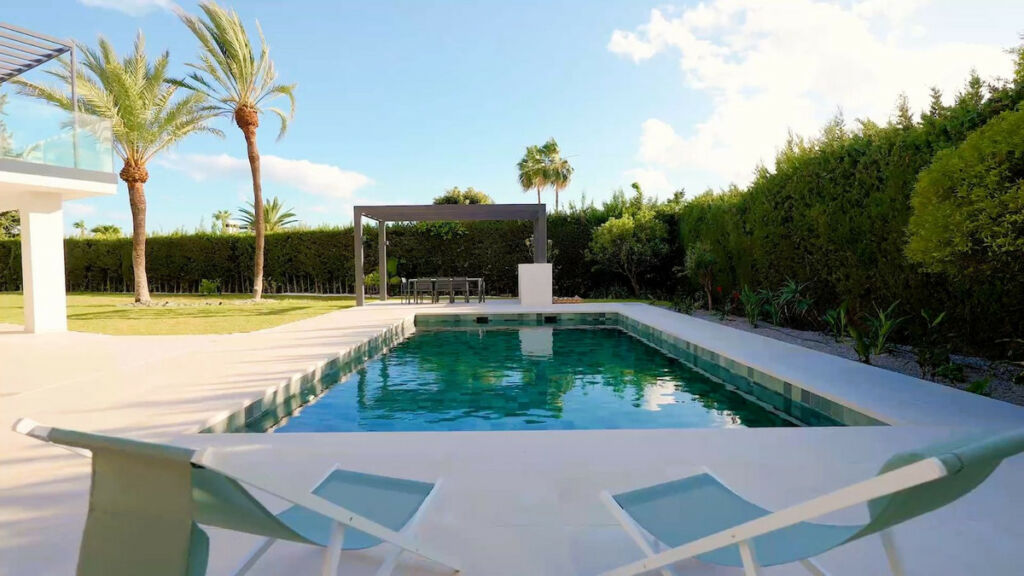 Detached Villa The Golden Mile Málaga - image 10