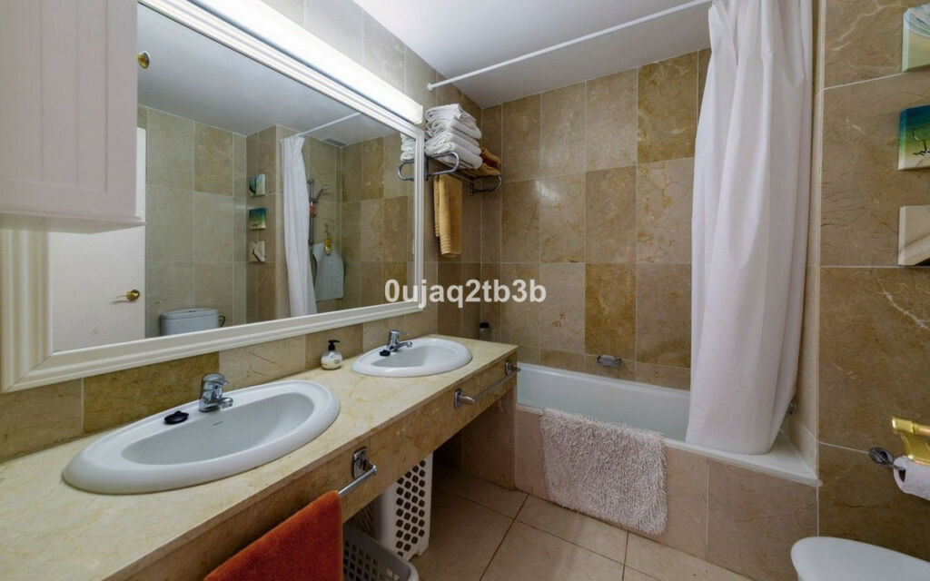 Top Floor Apartment Nueva Andalucía Málaga - image 12