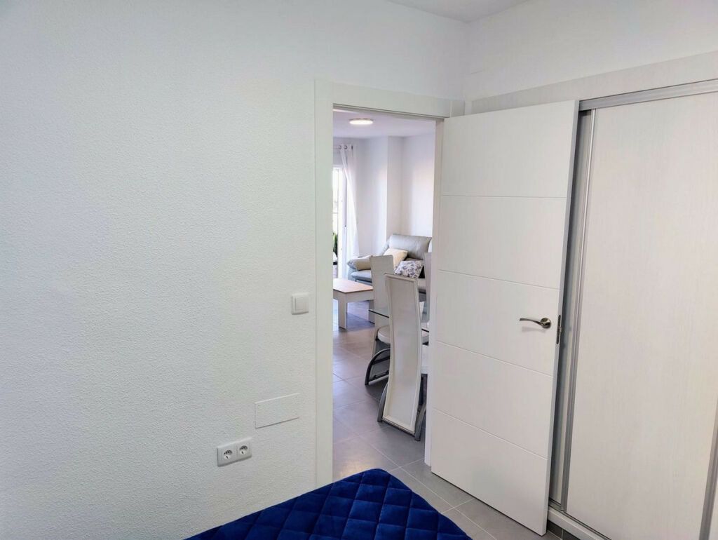 Middle Floor Apartment Punta Prima Alicante - image 10