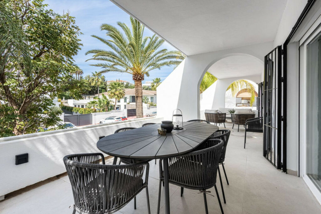 Top Floor Apartment Nueva Andalucía Málaga