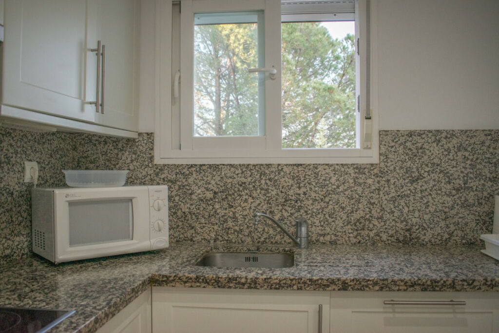 Ground Floor Apartment Río Real Málaga - image 10