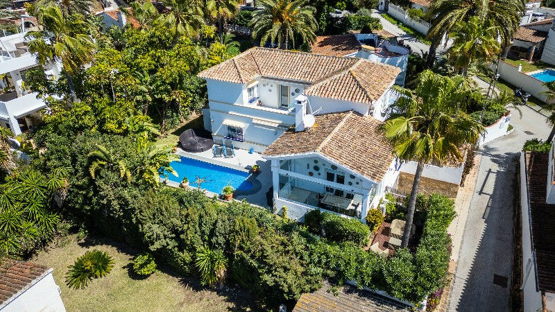 Detached Villa Marbesa Málaga - image 10