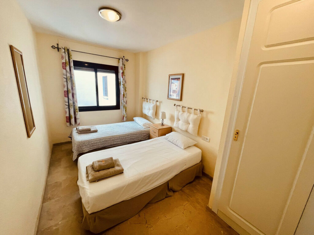 Duplex La Duquesa Málaga - image 10