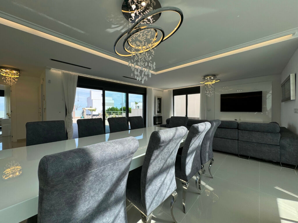 Detached Villa San Miguel de Salinas Alicante - image 10