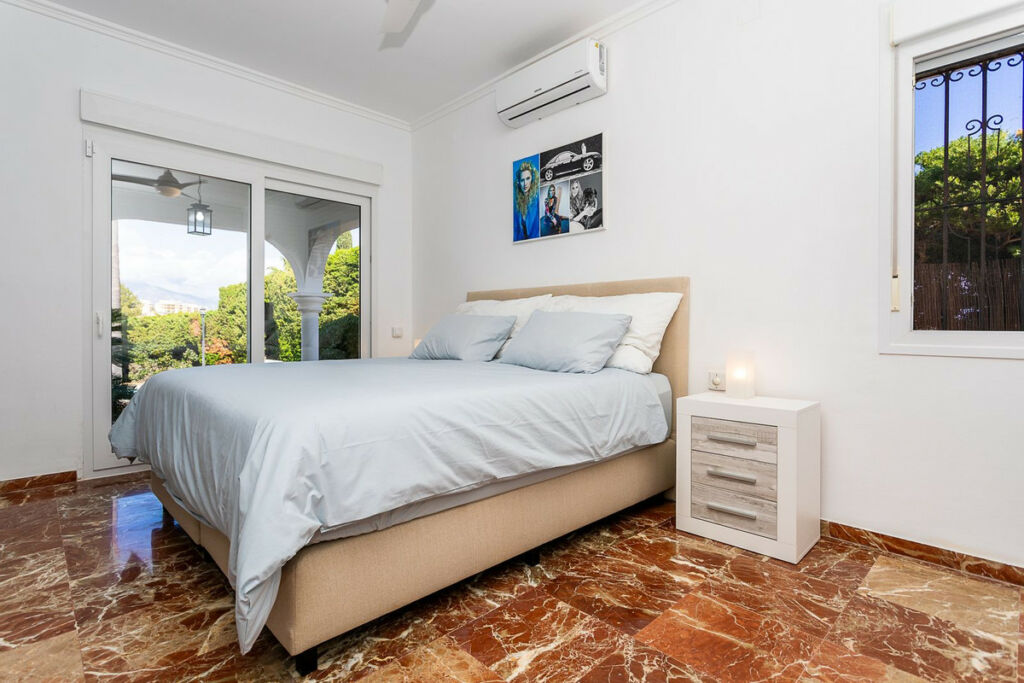 Detached Villa Torrenueva Málaga - image 10