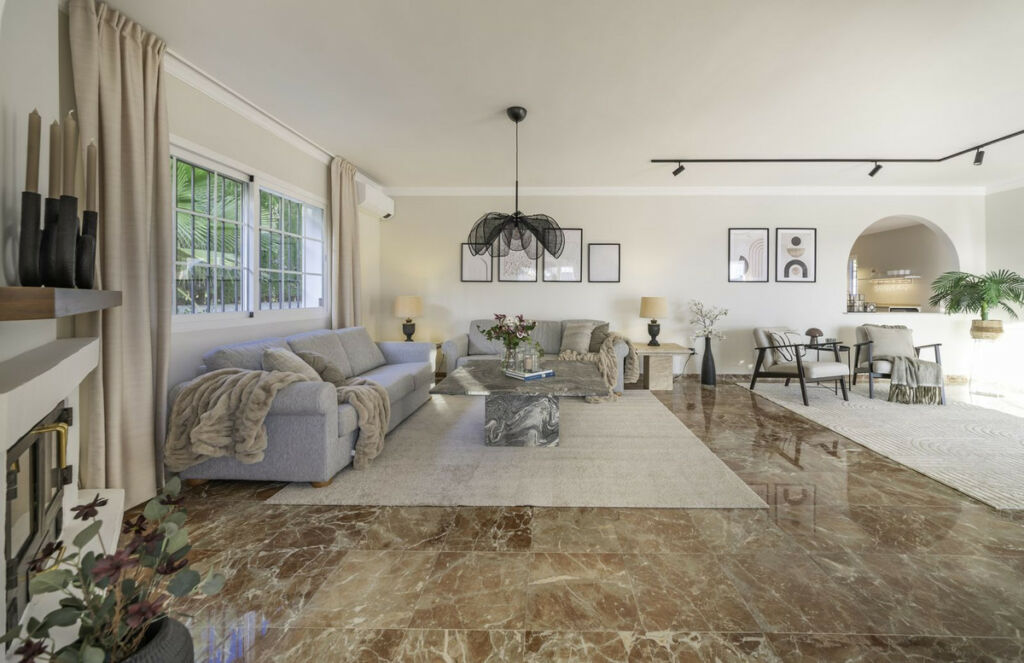 Detached Villa Sierrezuela Málaga - image 10