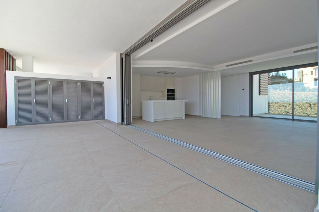 Middle Floor Apartment La Quinta Málaga - image 10