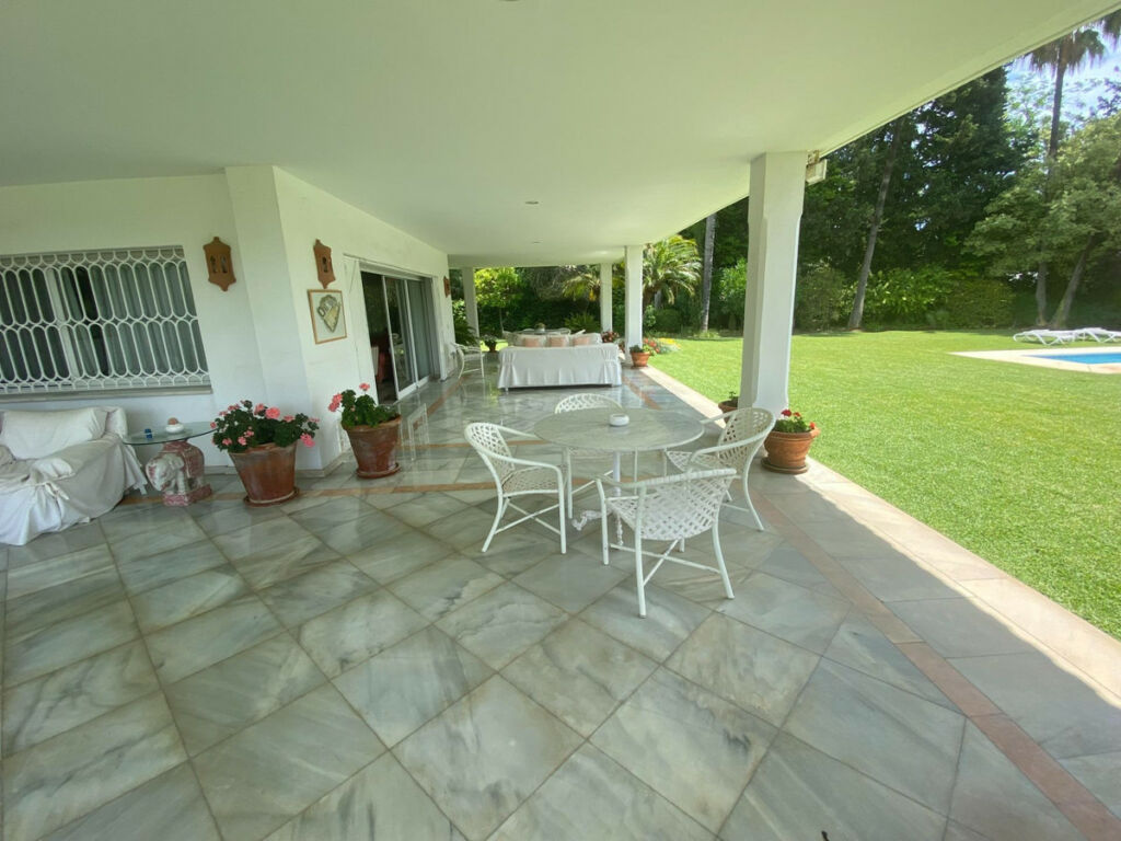 Detached Villa Guadalmina Baja Málaga - image 10