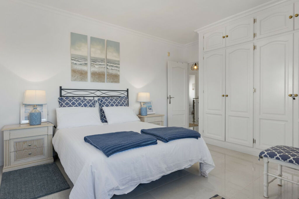 Semi-Detached House El Chaparral Málaga - image 10