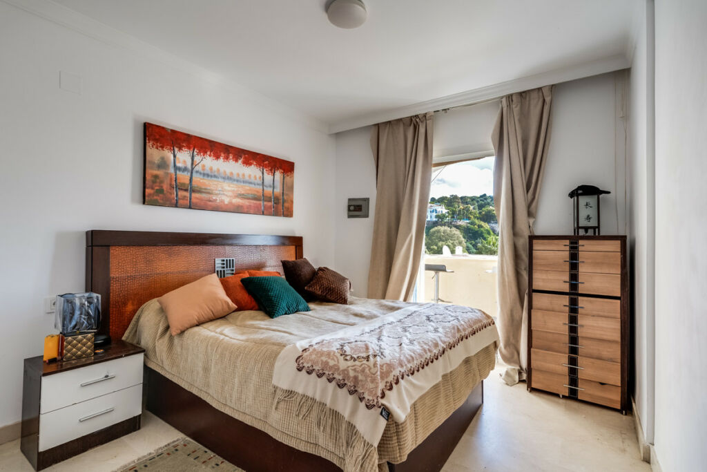 Middle Floor Apartment La Quinta Málaga - image 11