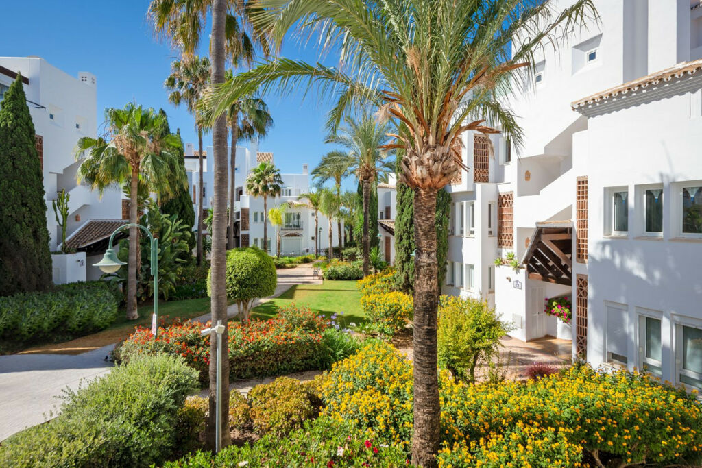 Middle Floor Apartment Los Monteros Málaga - image 16