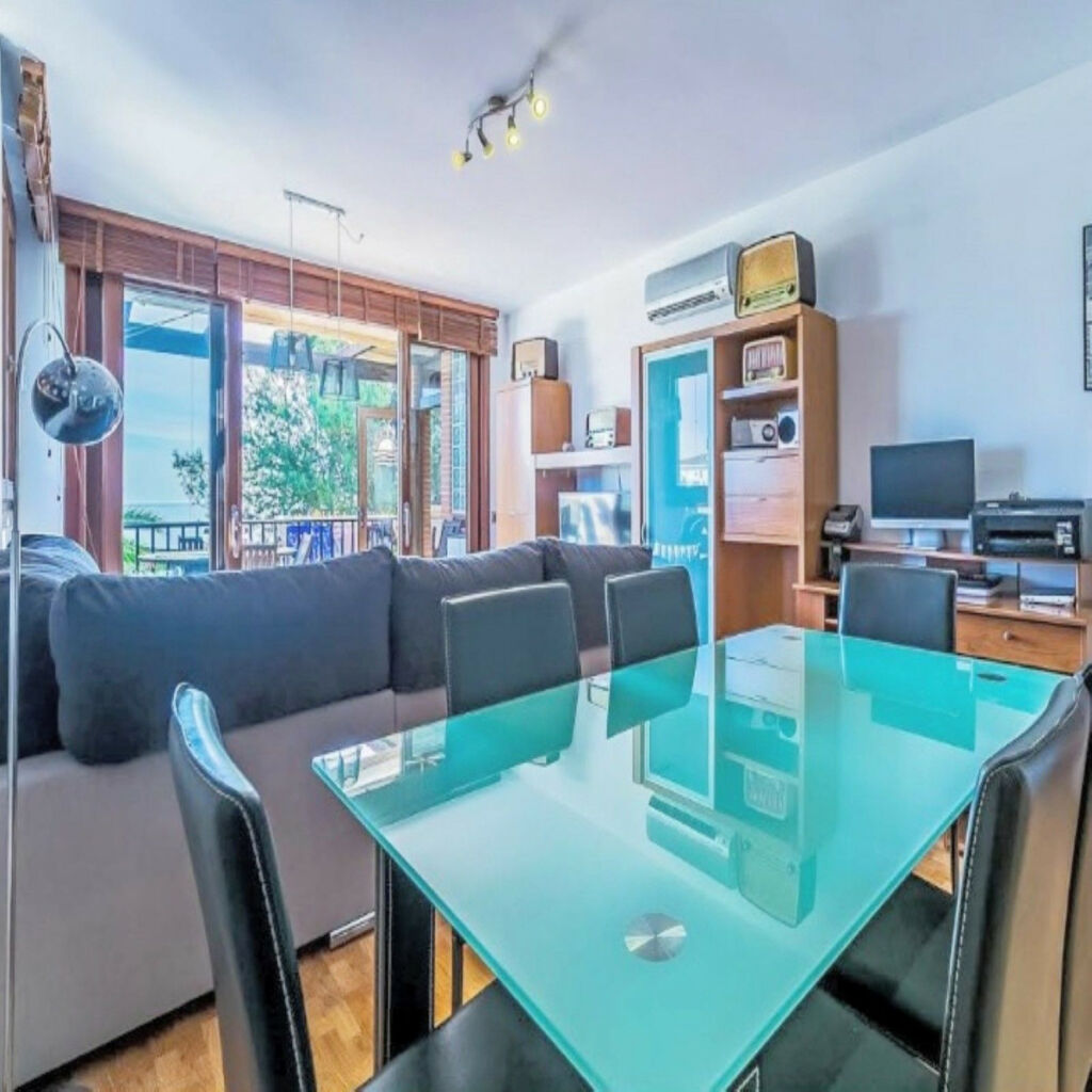 Middle Floor Apartment Estepona Málaga - image 10