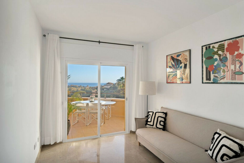 Middle Floor Apartment Elviria Málaga - image 10