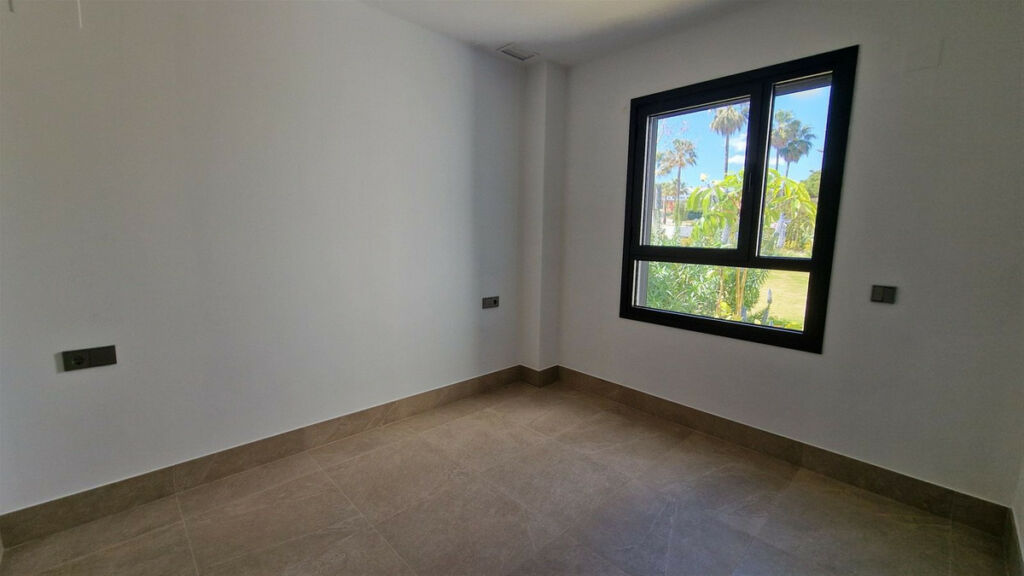 Ground Floor Apartment Casares Playa Málaga - image 10