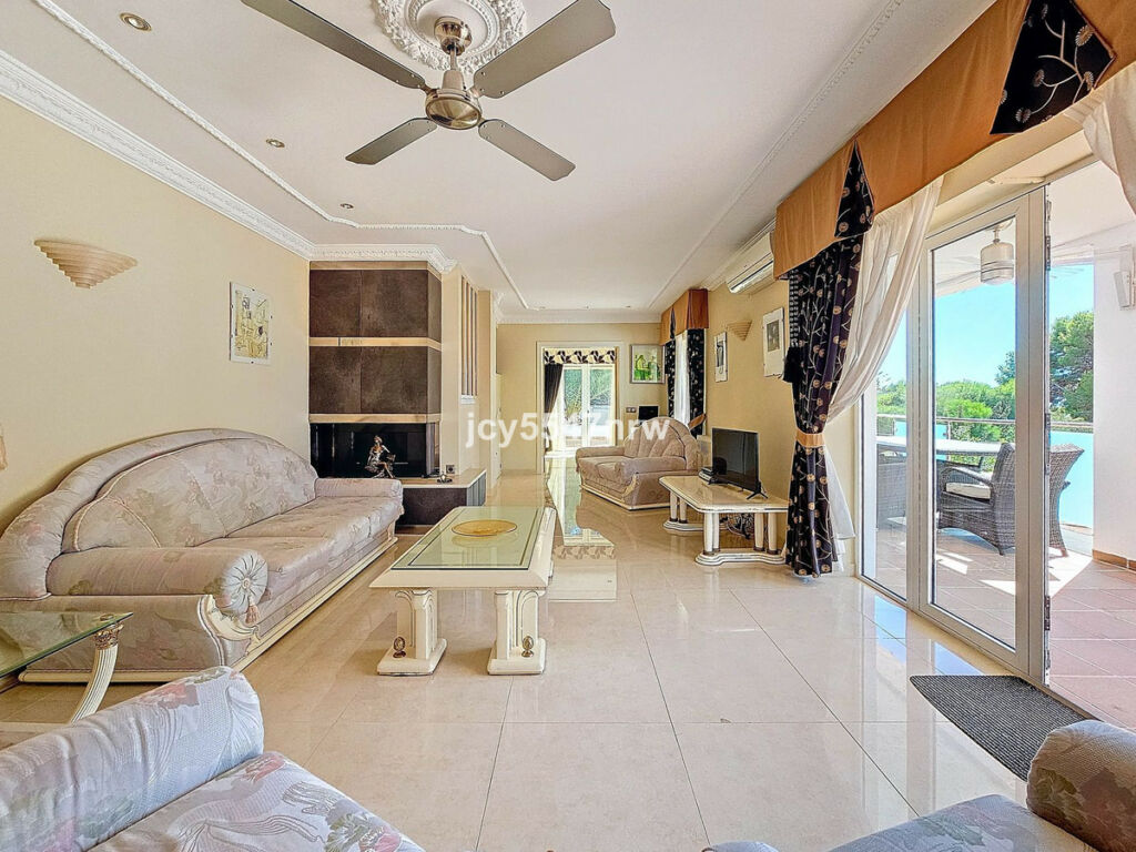 Detached Villa Moraira Alicante - image 11