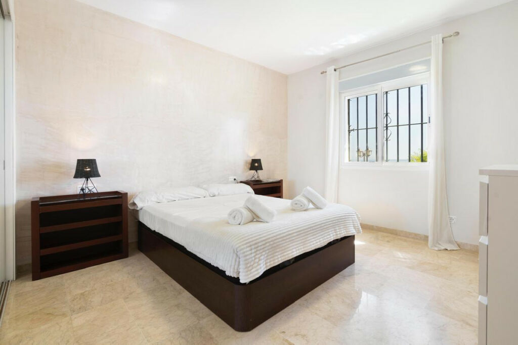 Ground Floor Apartment Estepona Málaga - image 11