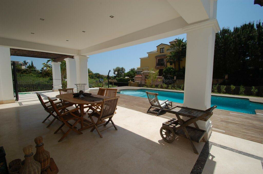 Detached Villa The Golden Mile Málaga - image 11