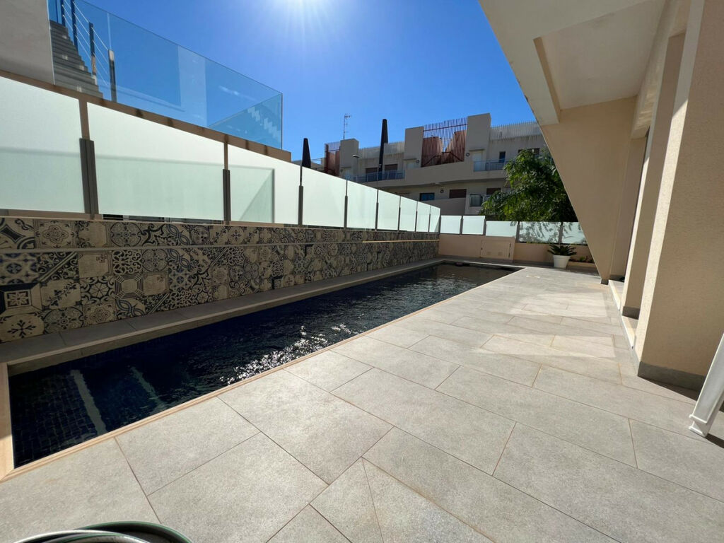 Detached Villa Mil Palmeras Alicante - image 11