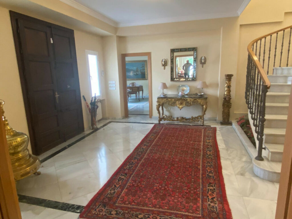 Detached Villa Guadalmina Baja Málaga - image 11