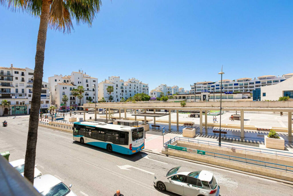 Middle Floor Apartment Puerto Banús Málaga - image 11