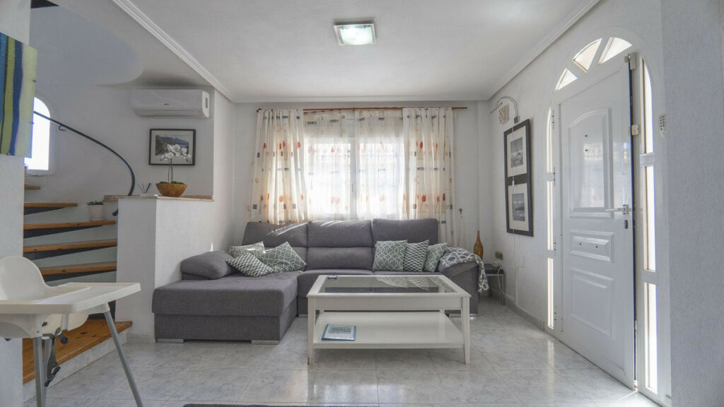 Detached Villa Villamartin Alicante - image 11