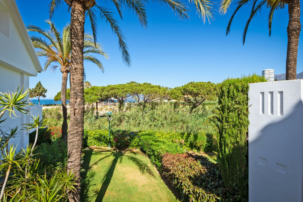 Middle Floor Apartment Los Monteros Málaga - image 29