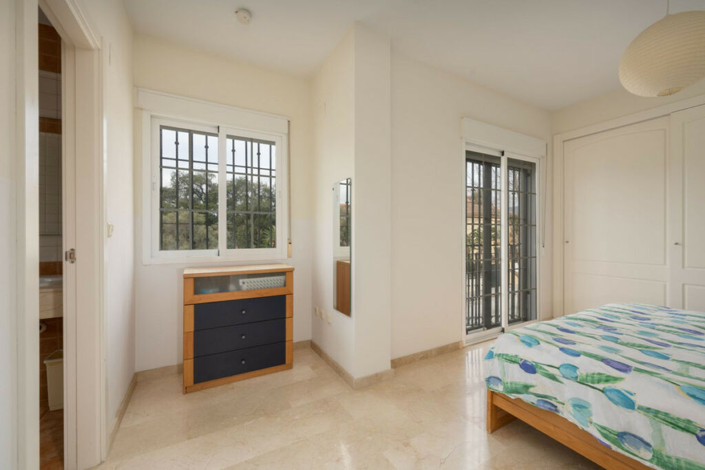 Detached Villa Elviria Málaga - image 14