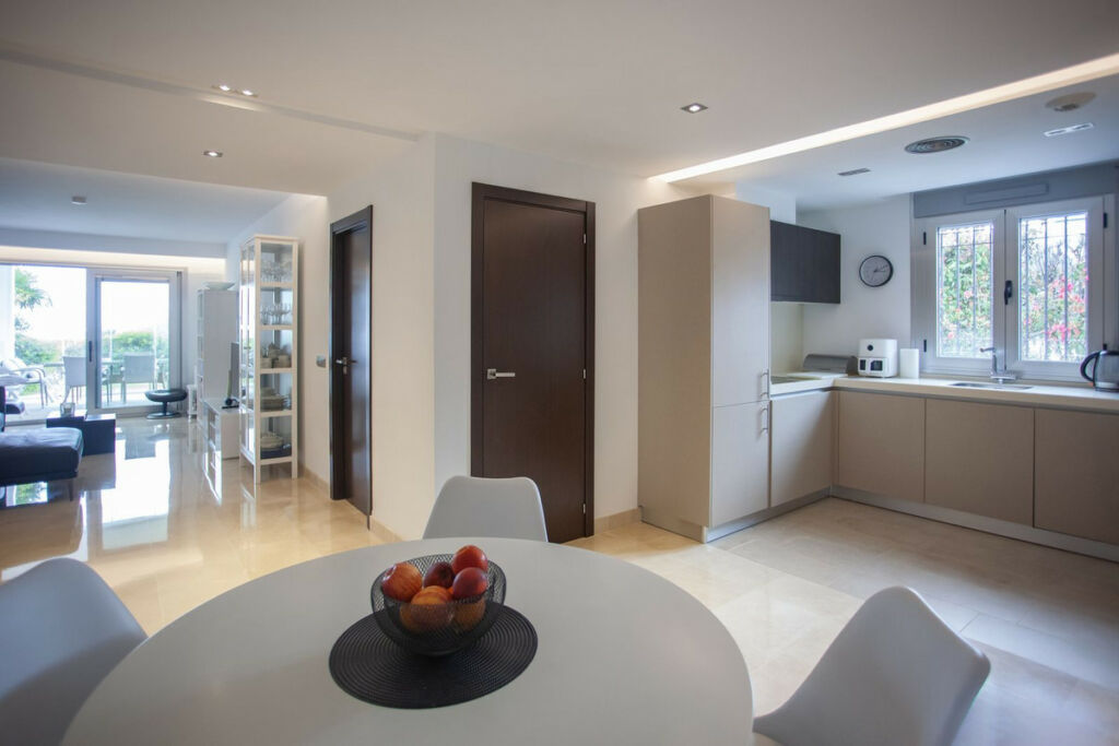 Ground Floor Apartment La Mairena Málaga - image 9