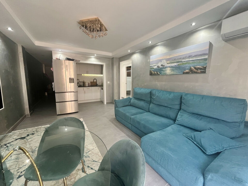 Middle Floor Apartment Torrevieja Alicante - image 11