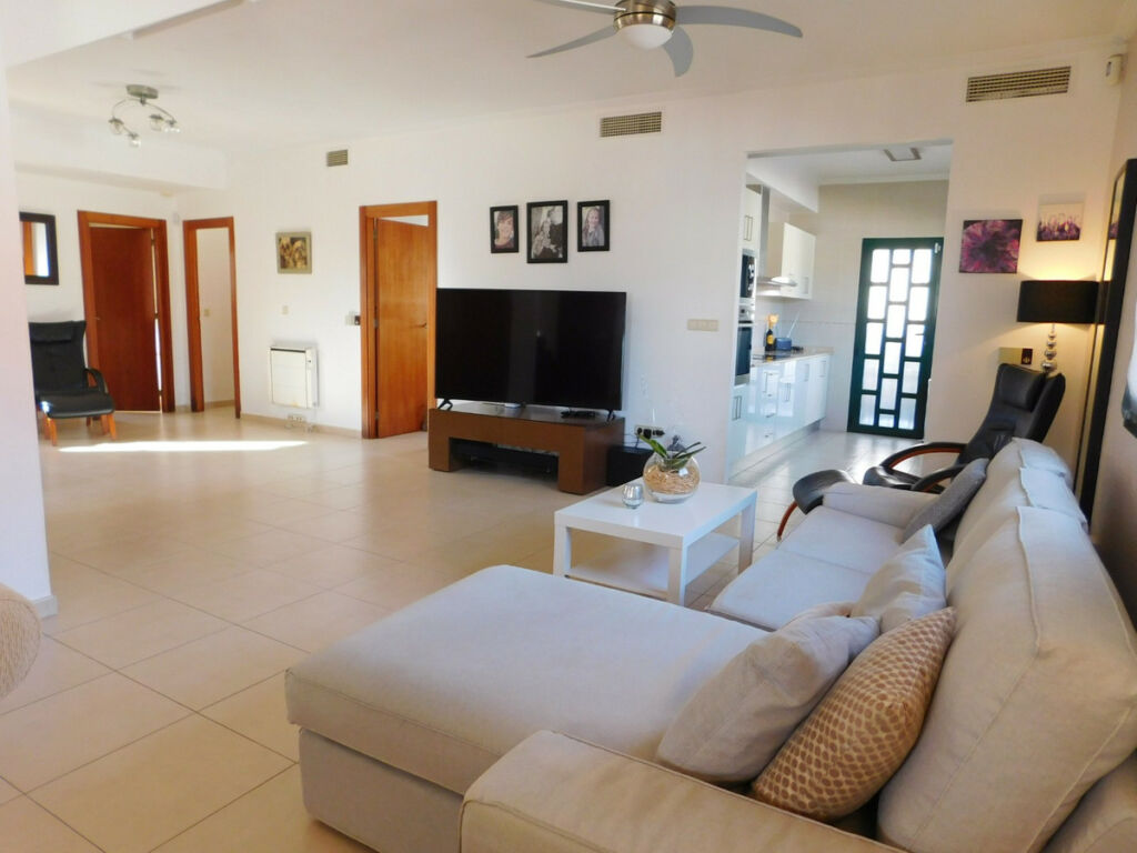 Detached Villa Ciudad Quesada Alicante - image 11